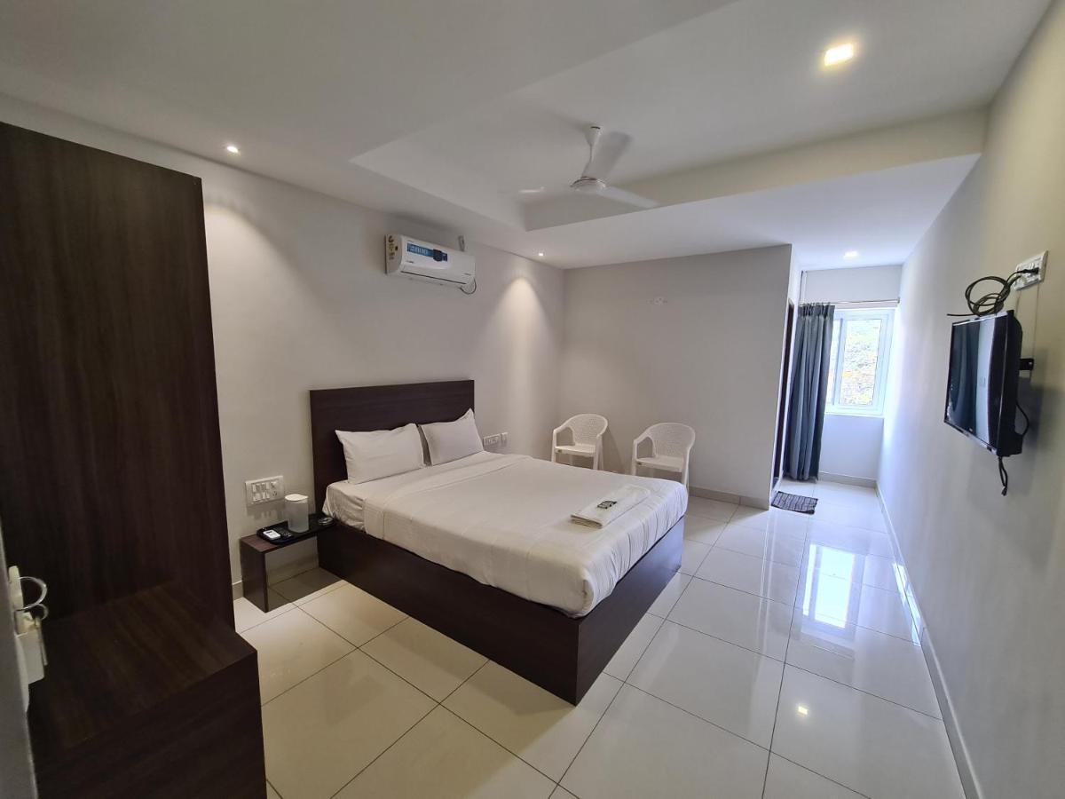 Super Hotel O Urban Inn Bangalore Buitenkant foto